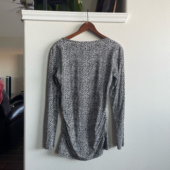 Ann Taylor Leopard Print Long Sleeve Top - Picture 2 of 3